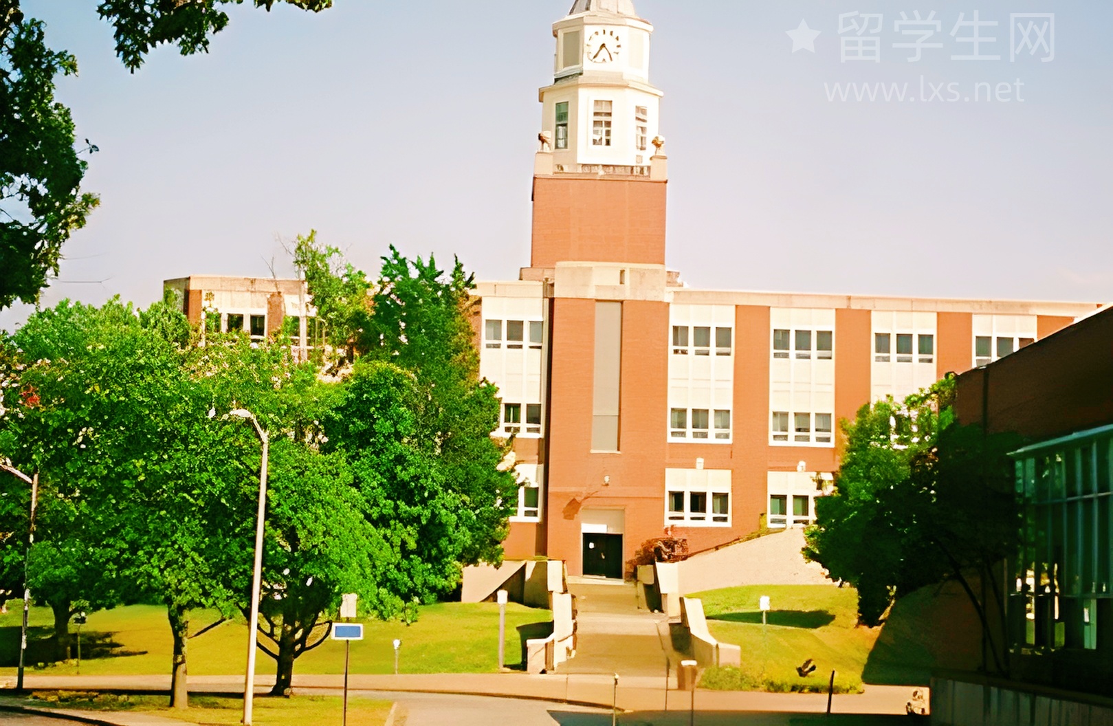 广州雅思家具，把优雅格调搬进家