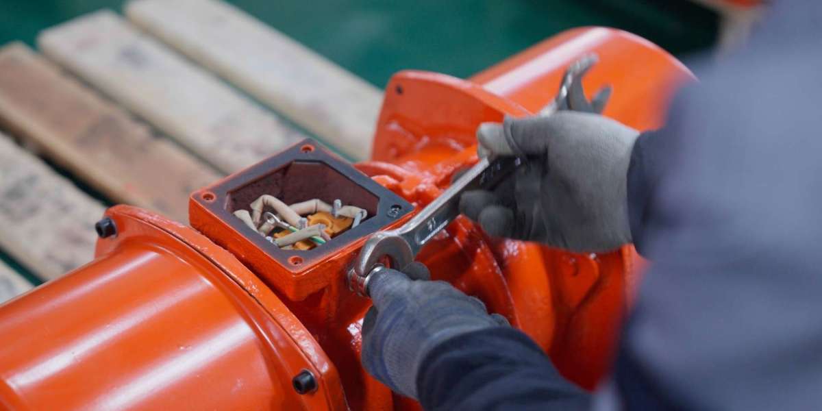 Driving Precision and Flow: How SUDA MOTOR’s Vibrating Feeder Motors Redefine Industrial Efficiency