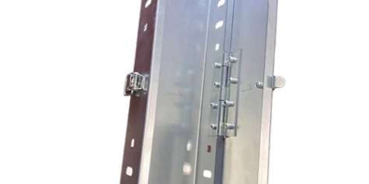 What conditions should the grounding points of Molded Cable Tray meet