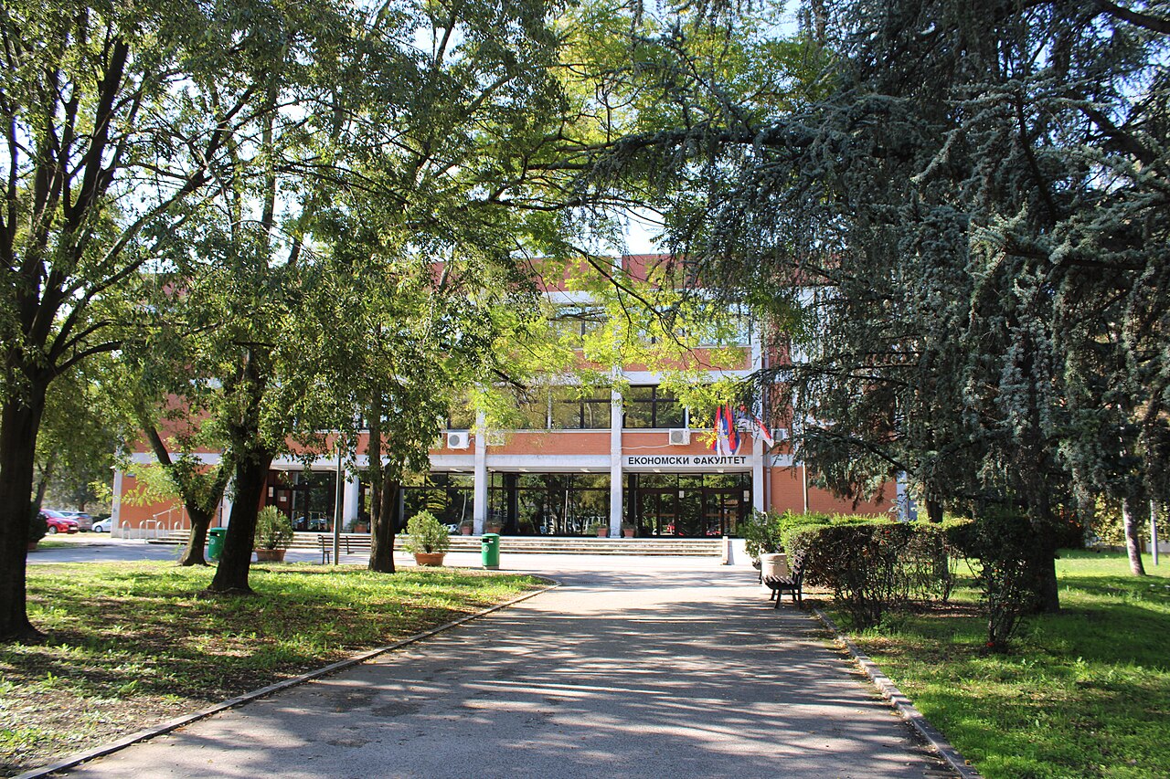 Ekonomski fakultet Univerziteta u Novom Sadu 01
