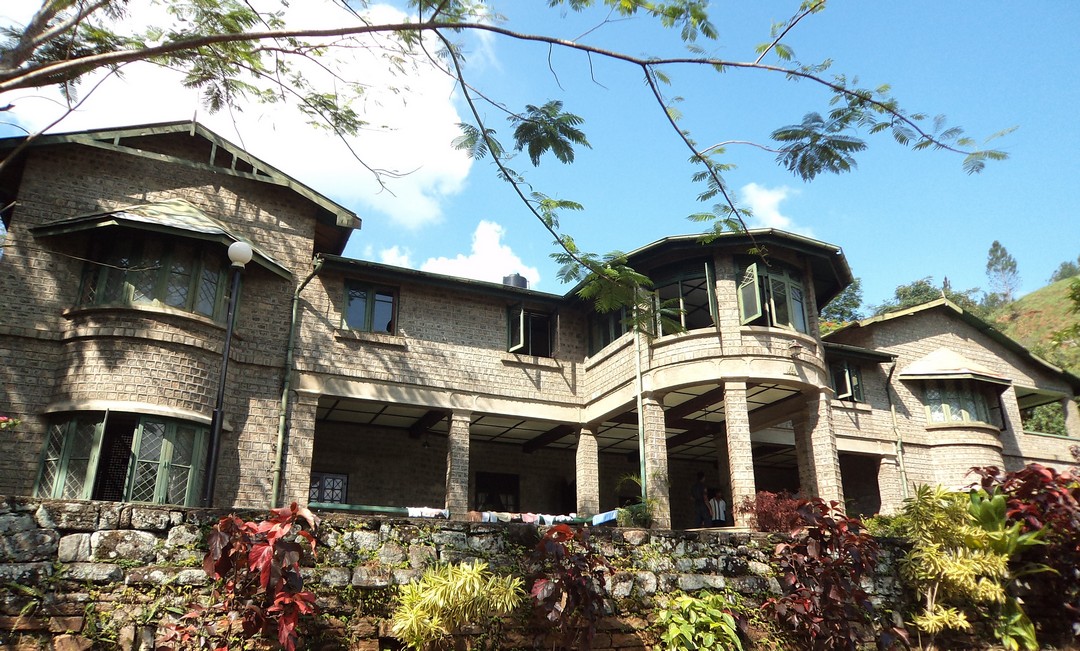 Gal Bangalawa, University of Peradeniya