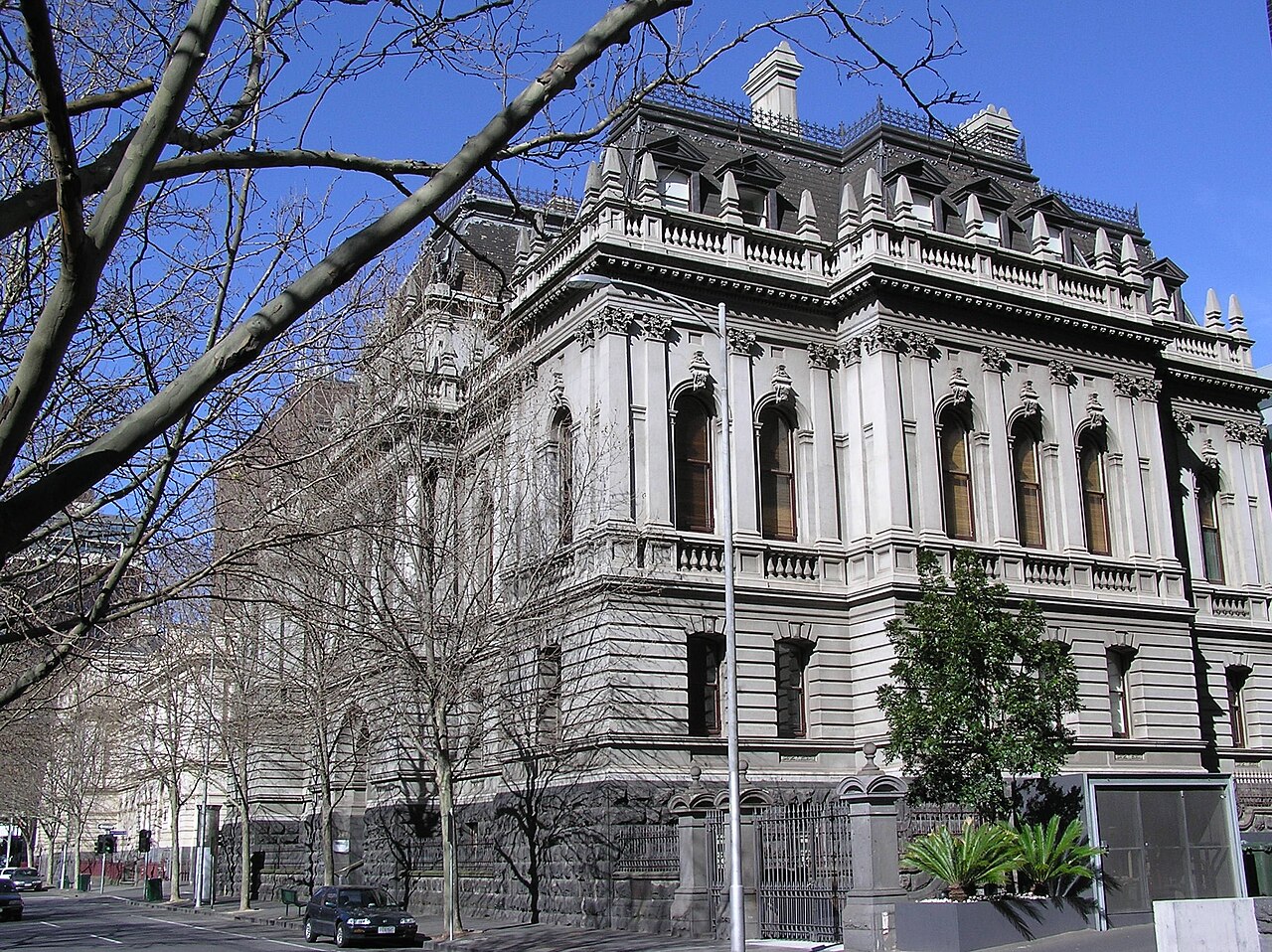 Melbourne Victoria University City Campus in Queens St.
