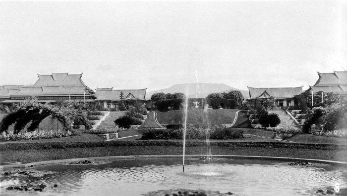 COLLECTIE TROPENMUSEUM Technische Hogeschool aan het IJzermanpark te Bandung Java TMnr 10002359