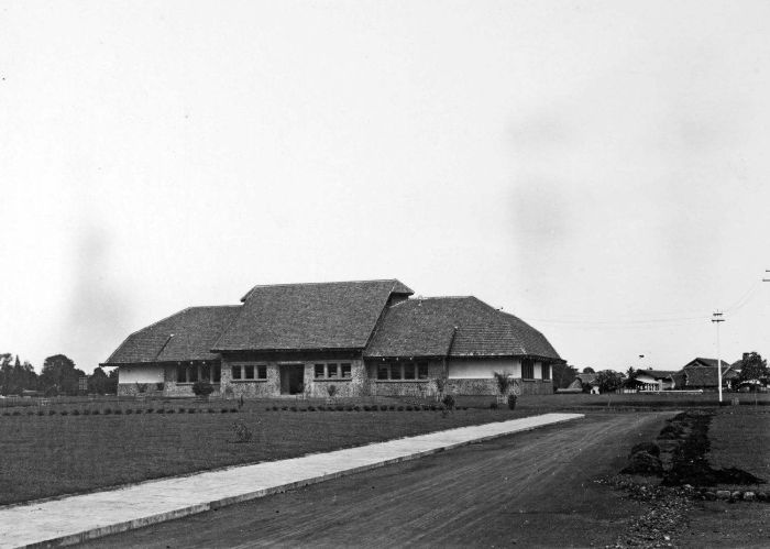 COLLECTIE TROPENMUSEUM Nederlands-Indische Veeartsenschool Buitenzorg TMnr 60016929