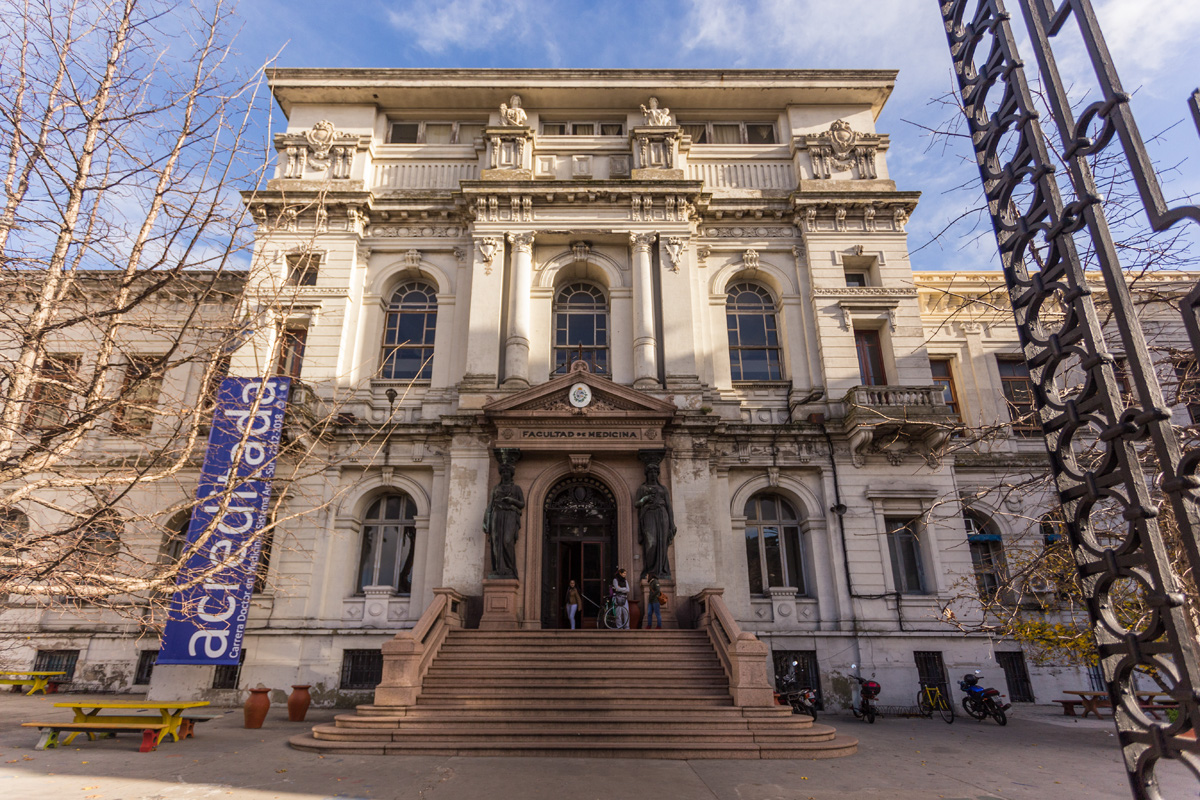 Facultad de Medicina, Montevideo 25