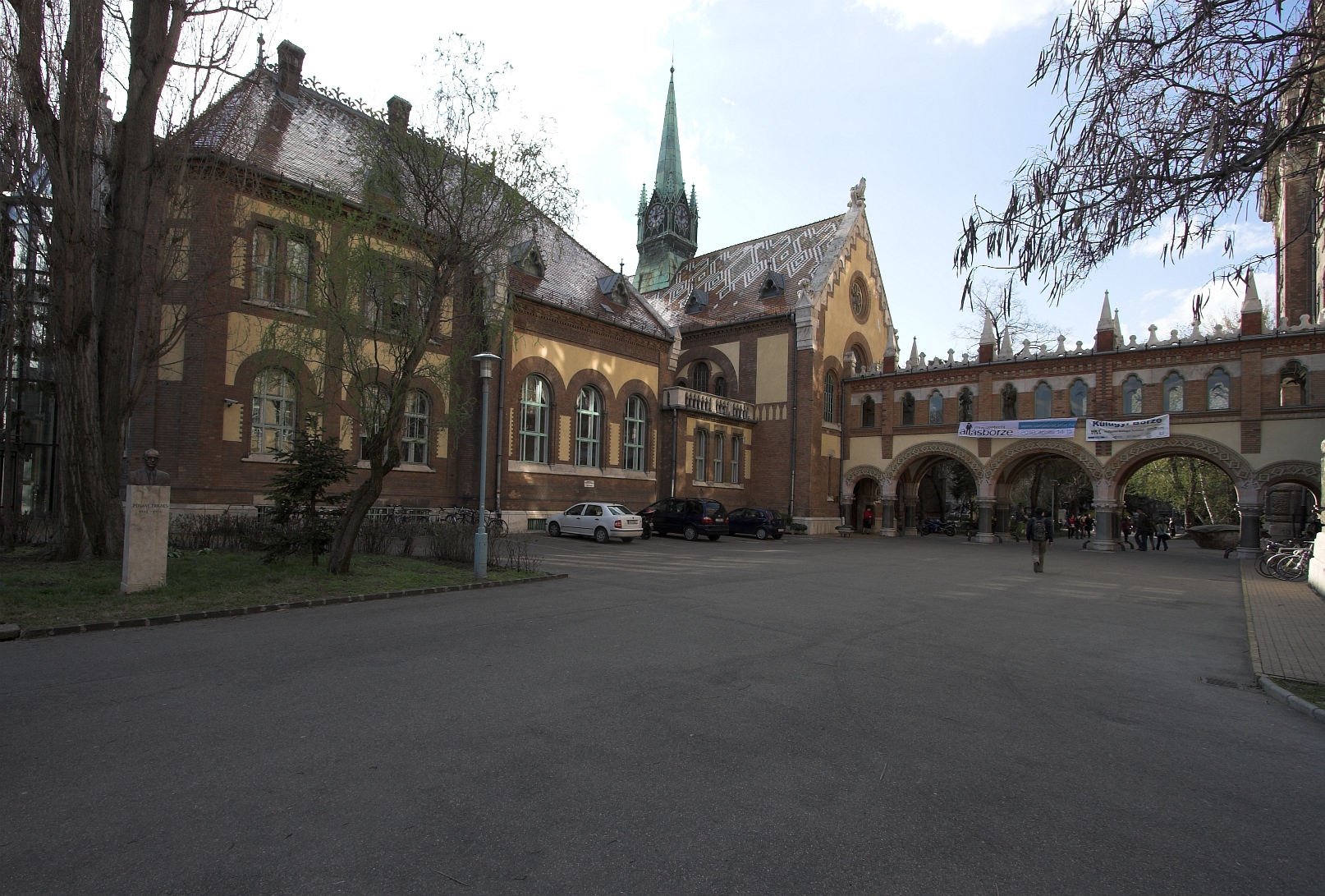 布達佩斯科技經濟大學