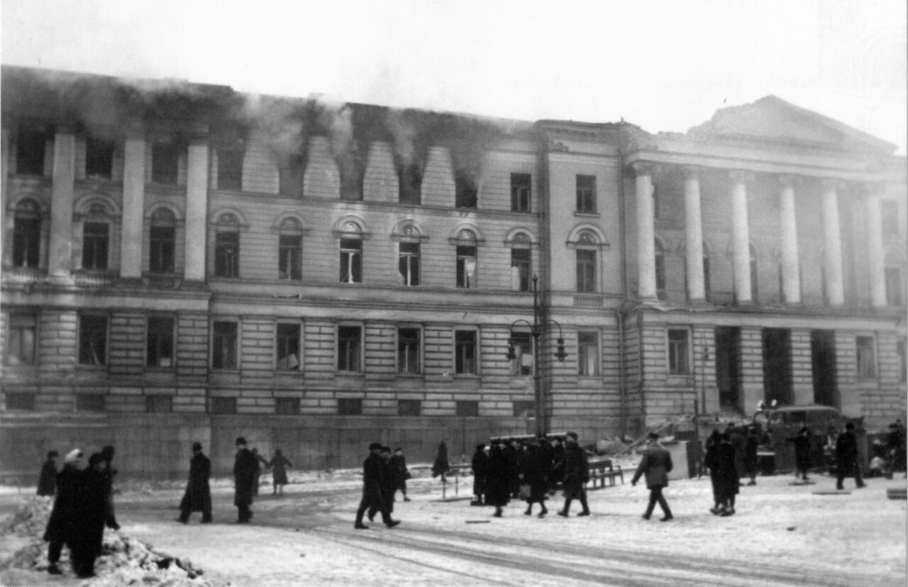 HU-main-building-1944b