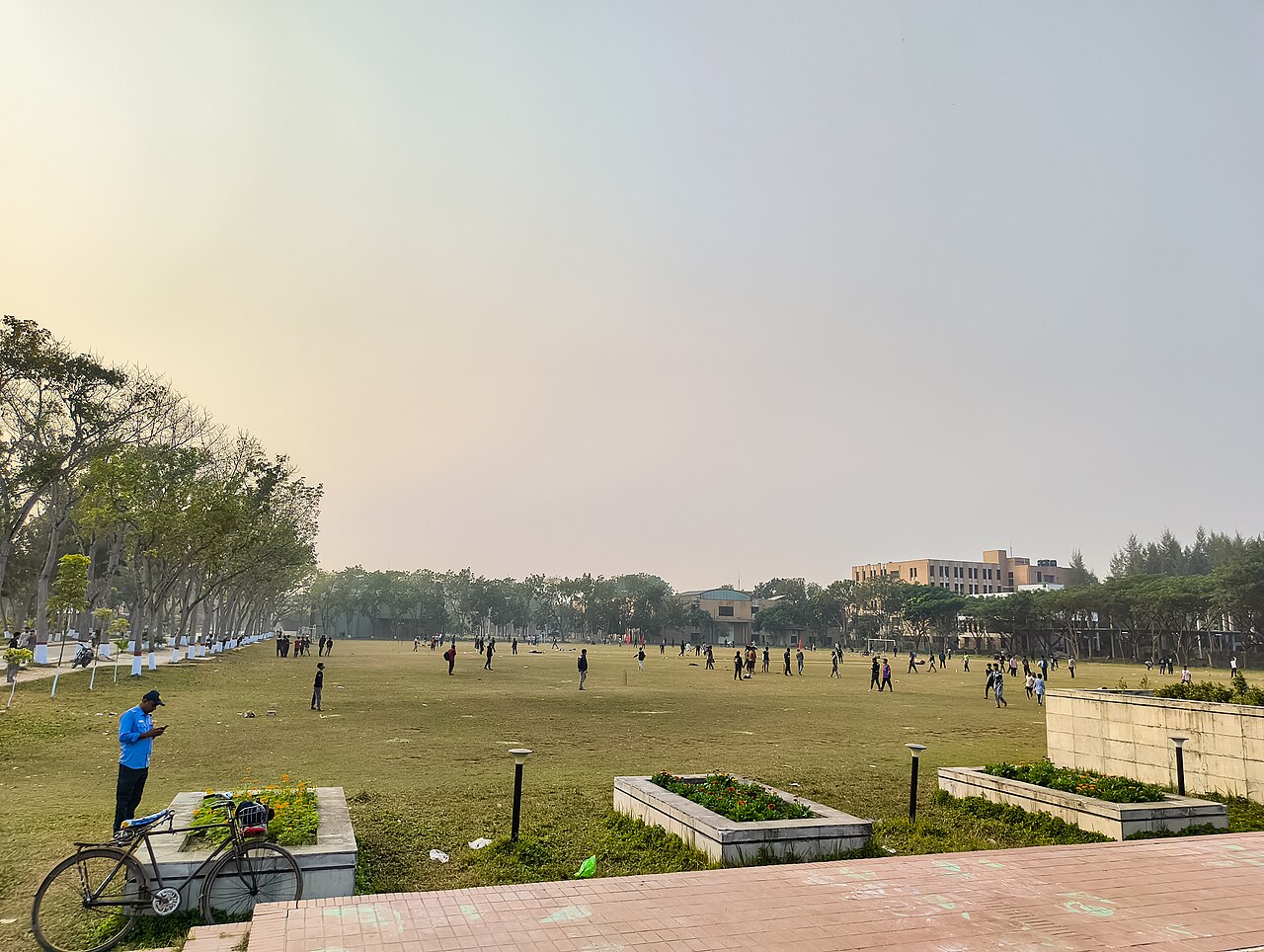 KUET Central field