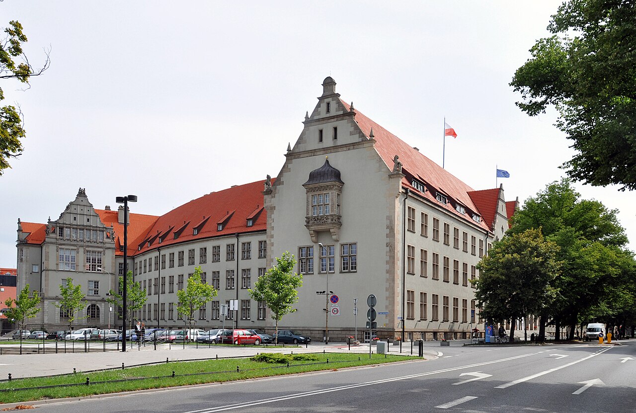 Politechnika Wroclawska - budynek glowny