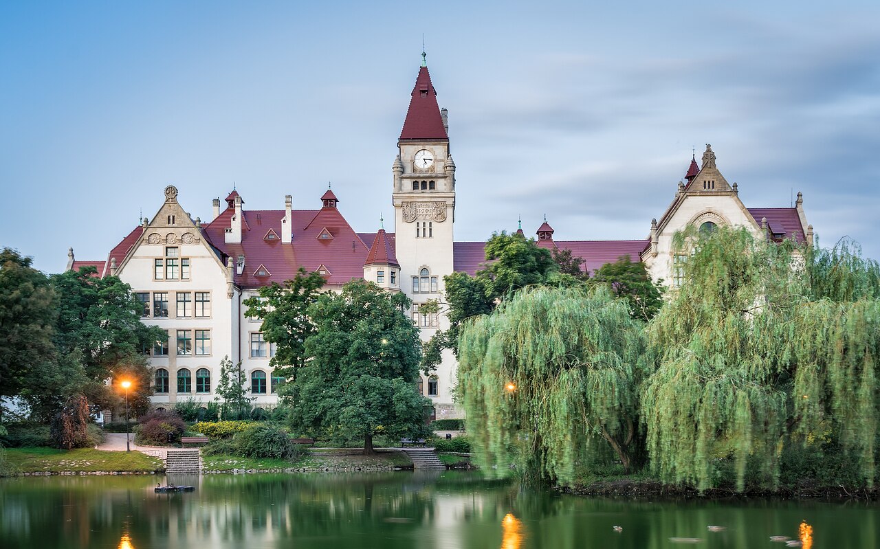 Wroclaw-budynek Wydzialu Architektury Politechniki