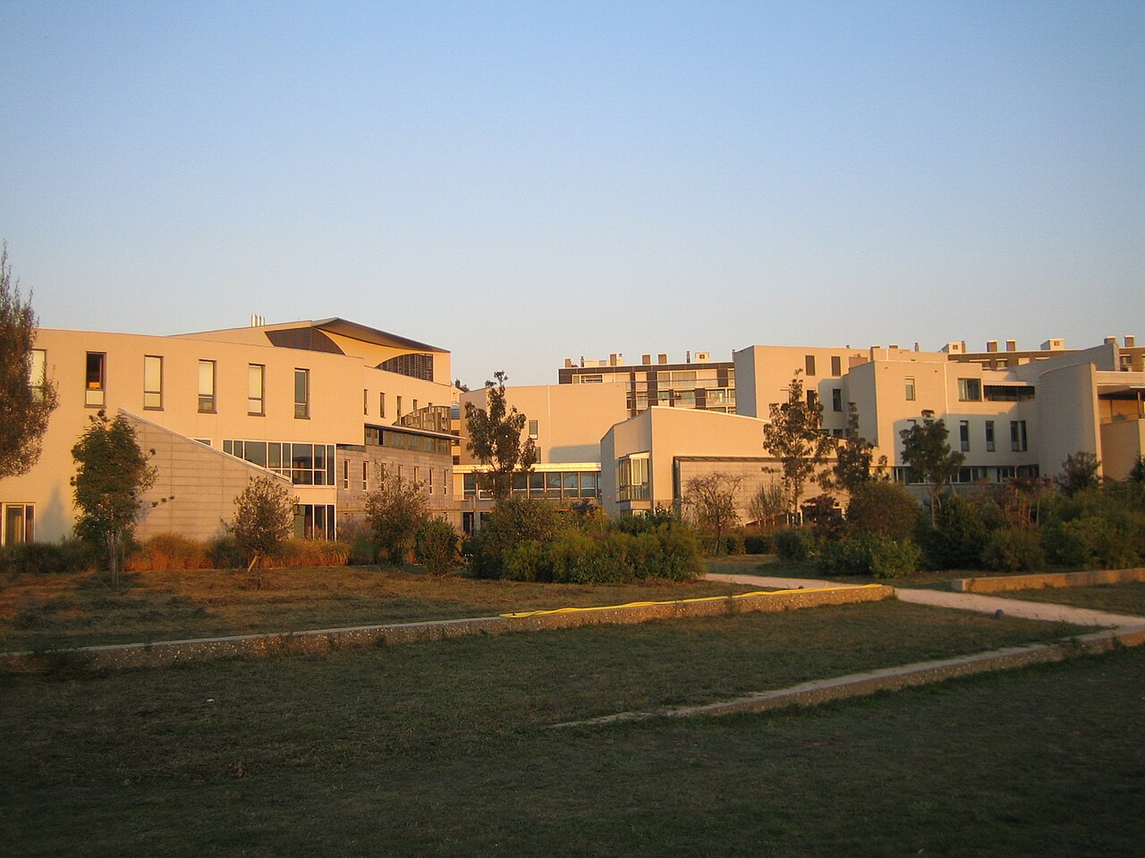 ENS-LSH vue des jardins