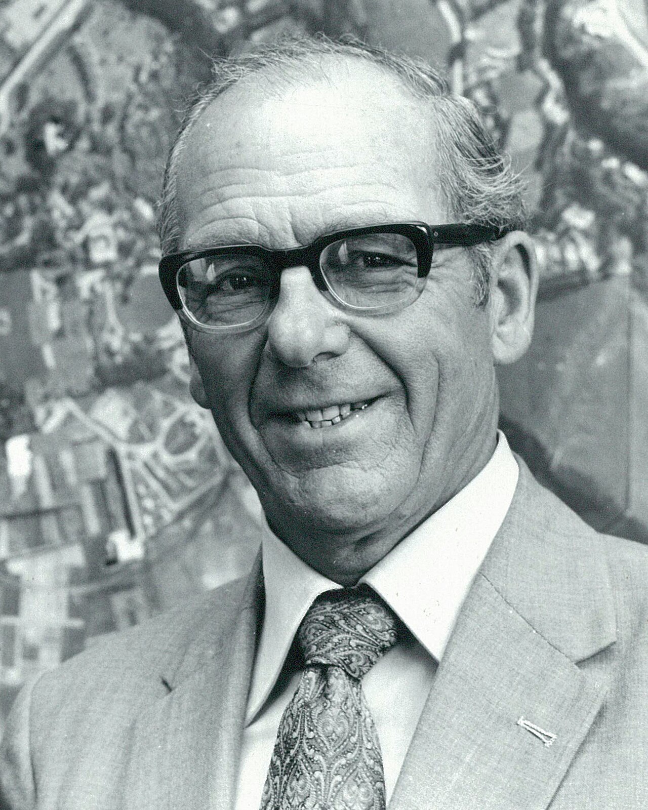 Arthur Ward 1976 (cropped)