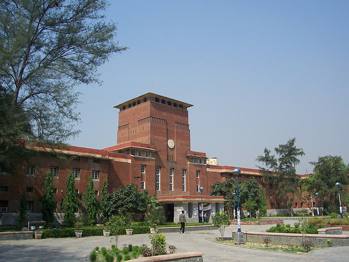 德里大学