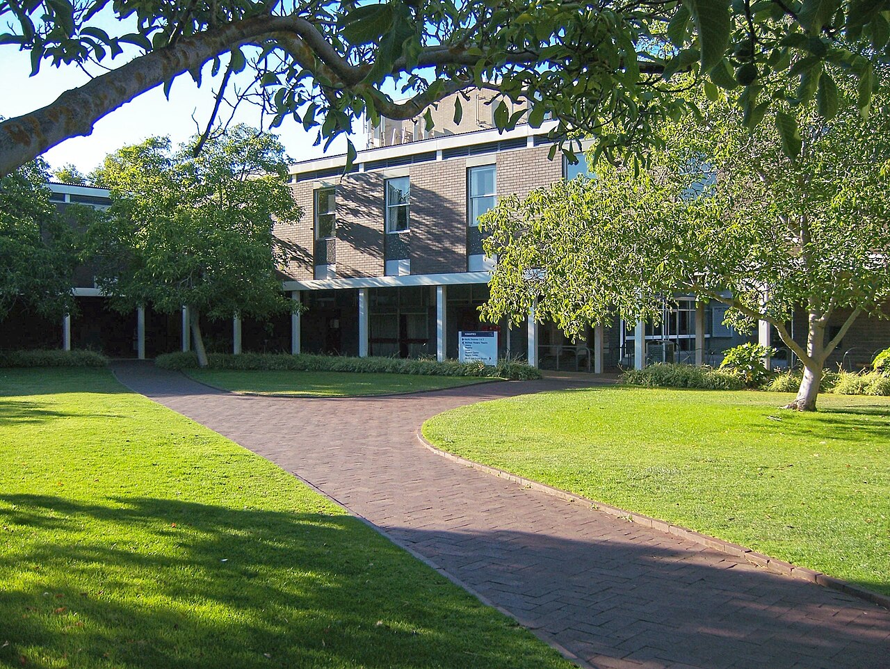 Flinders humanities courtyard