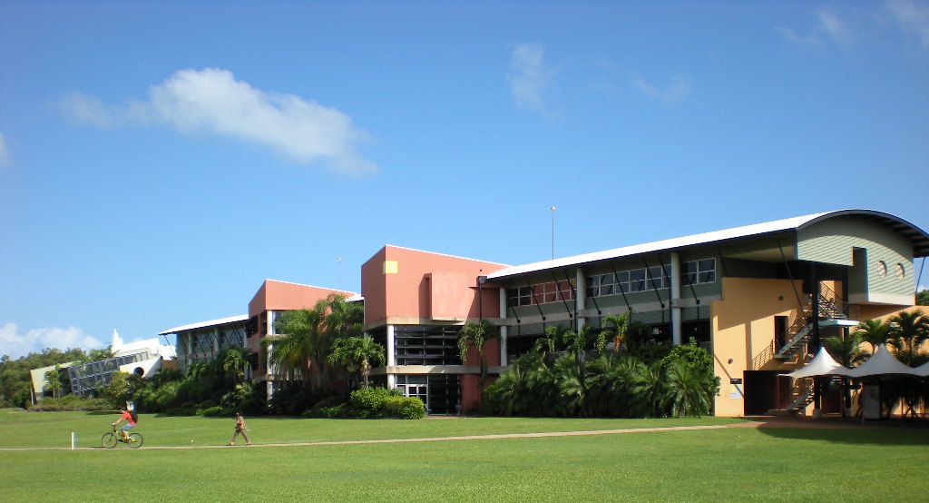 查爾斯·達爾文大學