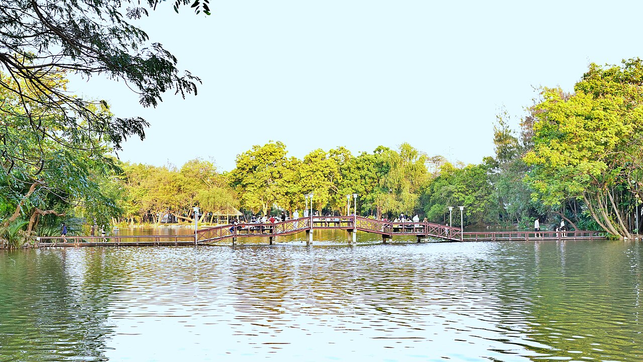 Sapan Sa Kaeo Bridge, Sanam Chandra Palace Campus