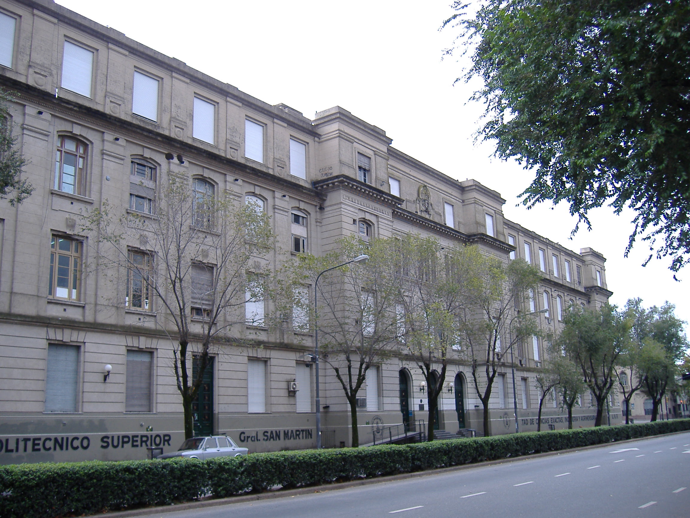 国立罗萨里奥大学